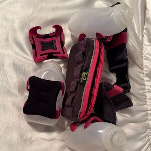 Amphipod Running Belt with Water Bottles